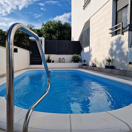 Apartman Marcelina 1 With Private Pool Traù Esterno foto