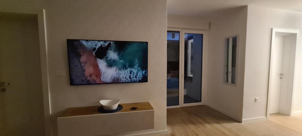 Apartman Marcelina 1 With Private Pool Traù Esterno foto