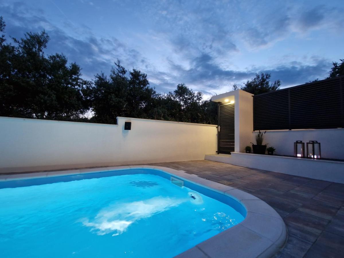 Apartman Marcelina 1 With Private Pool Traù Esterno foto