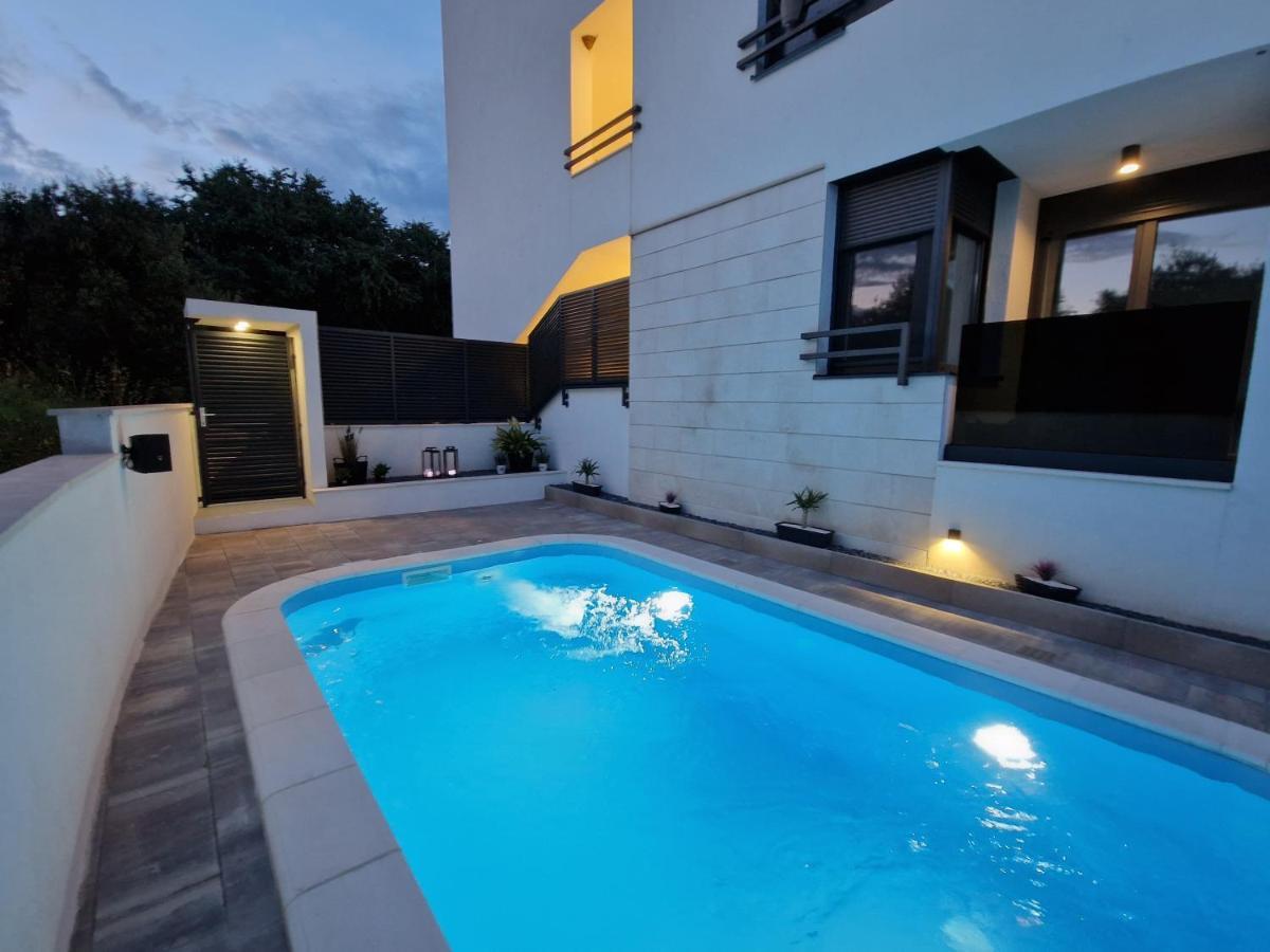 Apartman Marcelina 1 With Private Pool Traù Esterno foto
